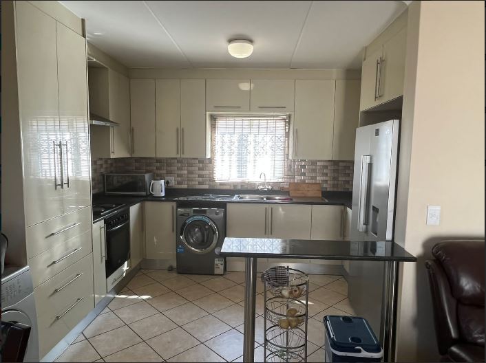 4 Bedroom Property for Sale in Blue Hills Gauteng