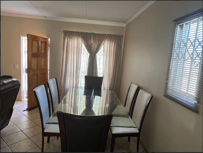 4 Bedroom Property for Sale in Blue Hills Gauteng