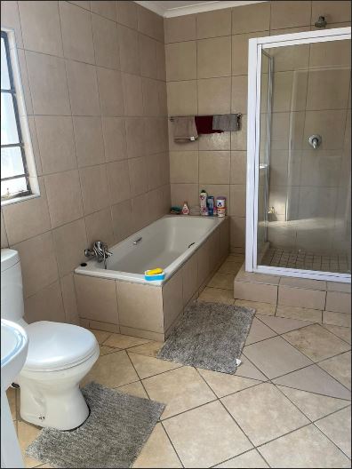 4 Bedroom Property for Sale in Blue Hills Gauteng