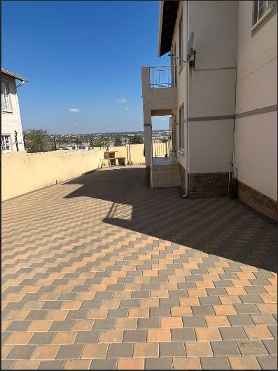 4 Bedroom Property for Sale in Blue Hills Gauteng