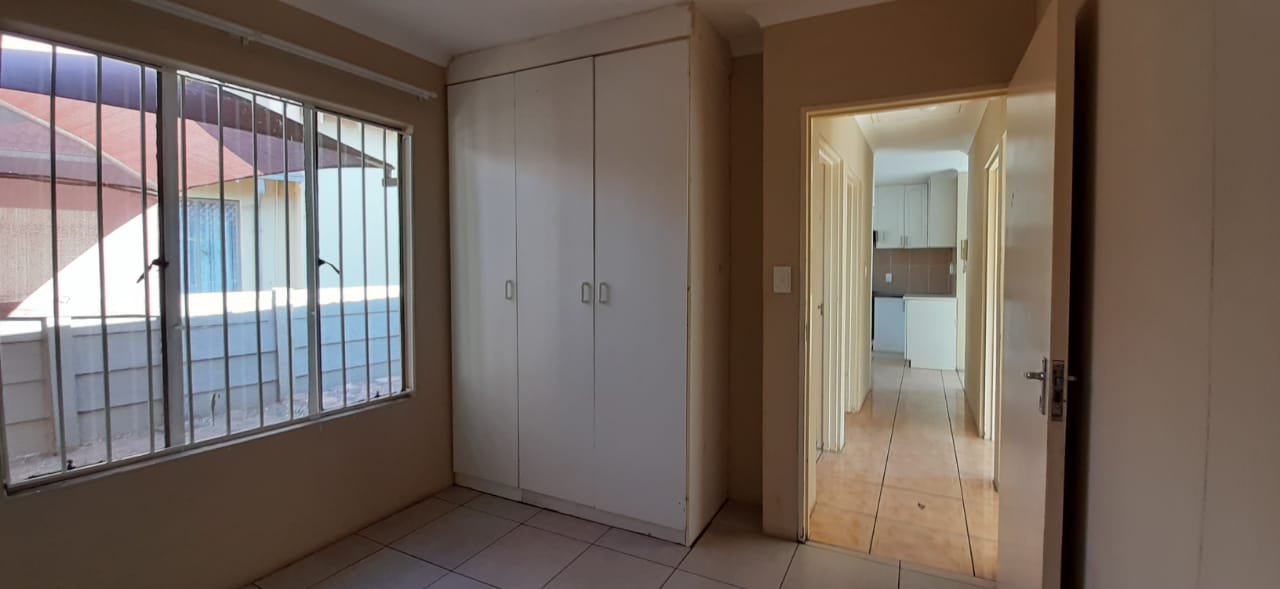 To Let 3 Bedroom Property for Rent in Ormonde Gauteng