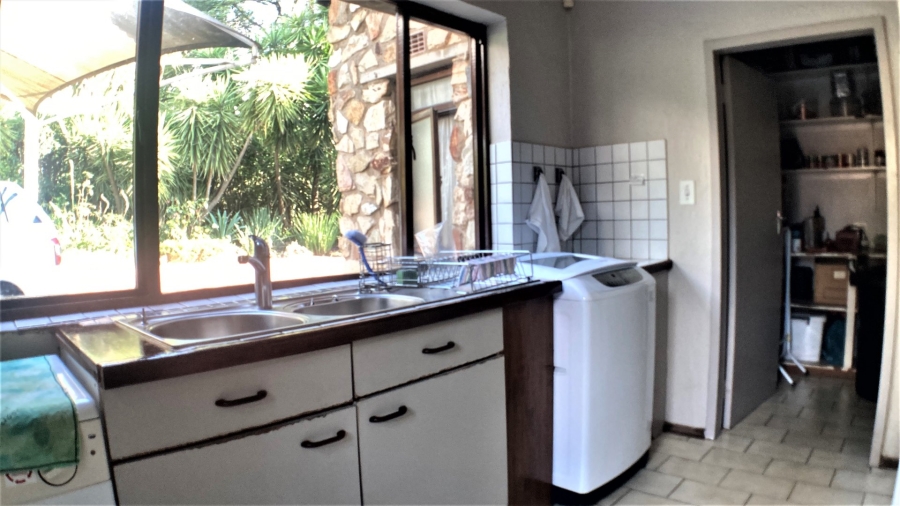 9 Bedroom Property for Sale in Honeydew Gauteng