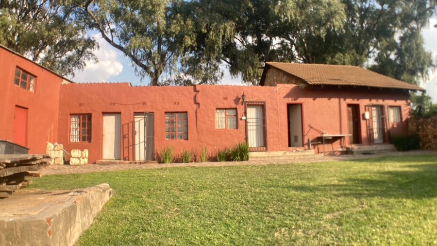 9 Bedroom Property for Sale in Honeydew Gauteng