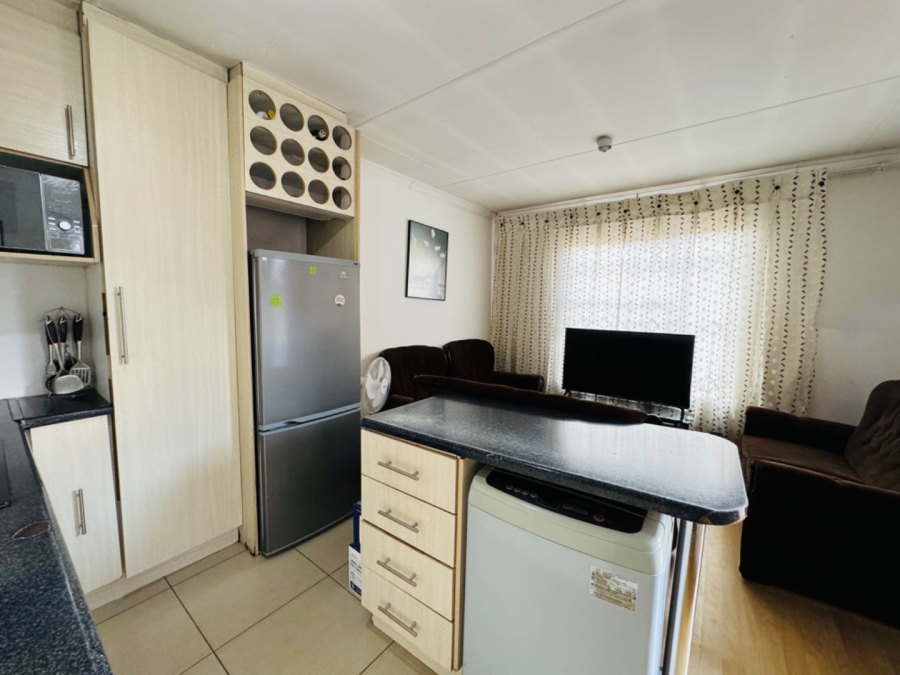 2 Bedroom Property for Sale in Fleurhof Gauteng