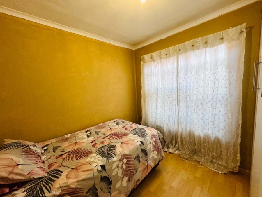 2 Bedroom Property for Sale in Fleurhof Gauteng