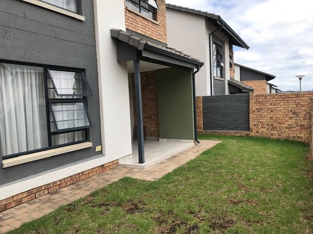 3 Bedroom Property for Sale in Rooihuiskraal North Gauteng