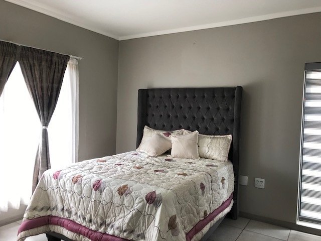 3 Bedroom Property for Sale in Rooihuiskraal North Gauteng