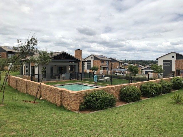 3 Bedroom Property for Sale in Rooihuiskraal North Gauteng