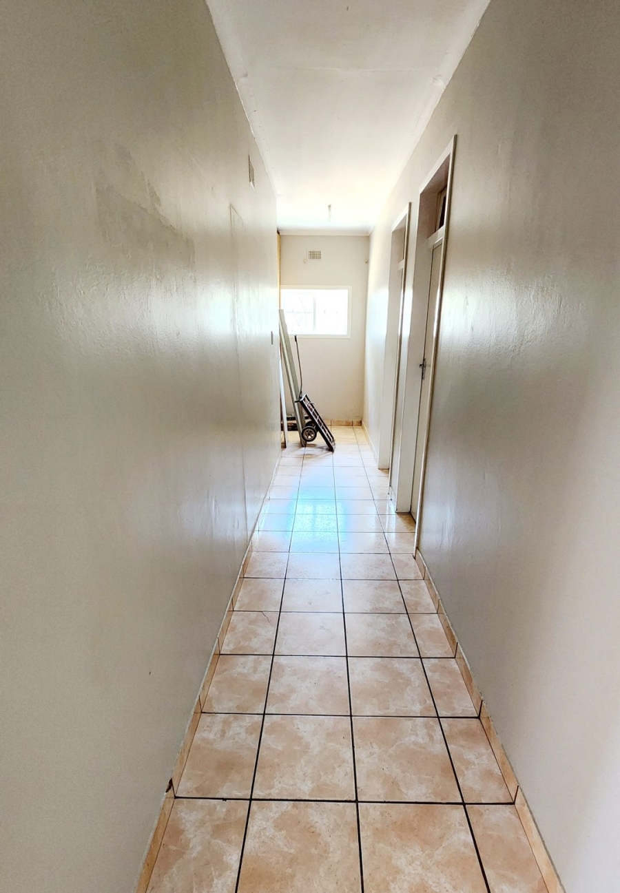 14 Bedroom Property for Sale in Lindo Park Gauteng