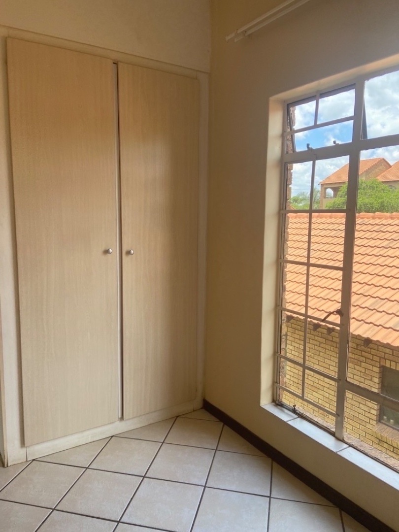 To Let  Bedroom Property for Rent in Eco Park Gauteng