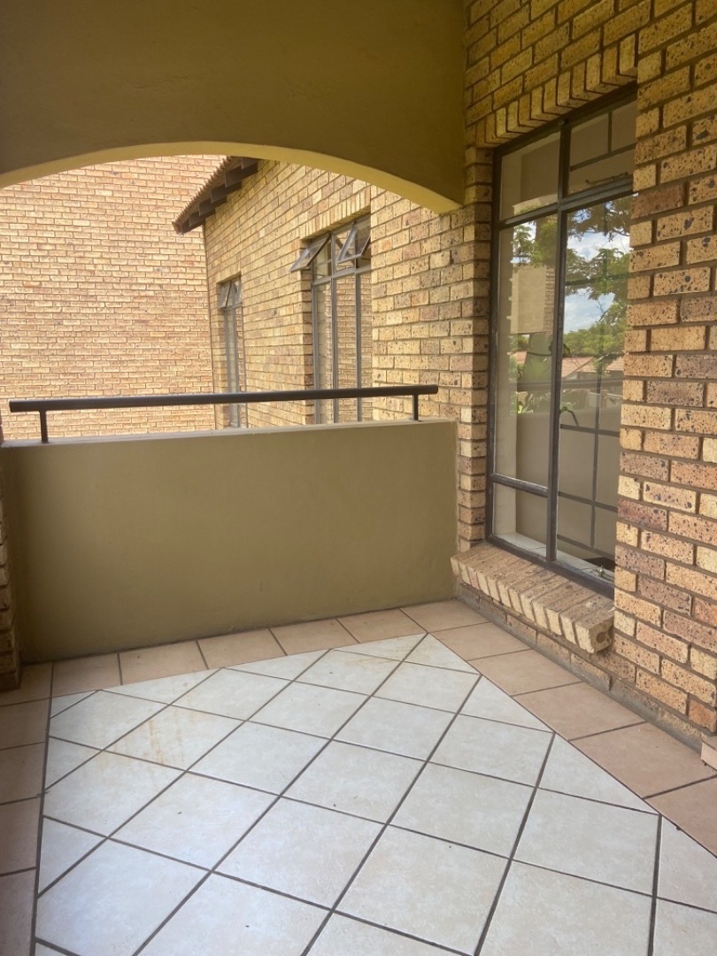 To Let  Bedroom Property for Rent in Eco Park Gauteng