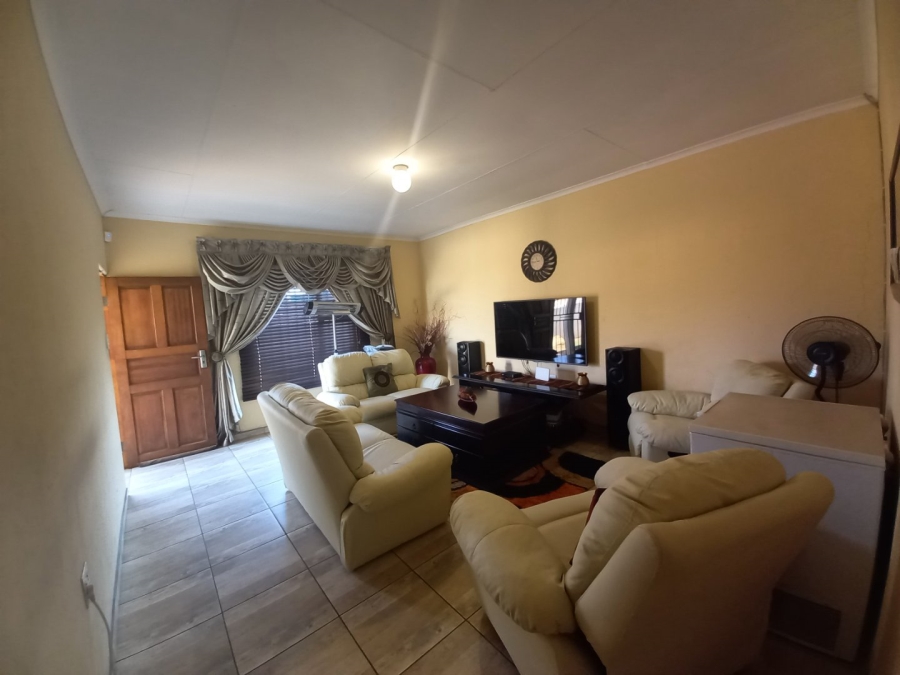 2 Bedroom Property for Sale in Langaville Gauteng