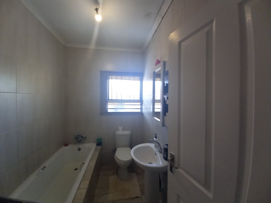 2 Bedroom Property for Sale in Langaville Gauteng