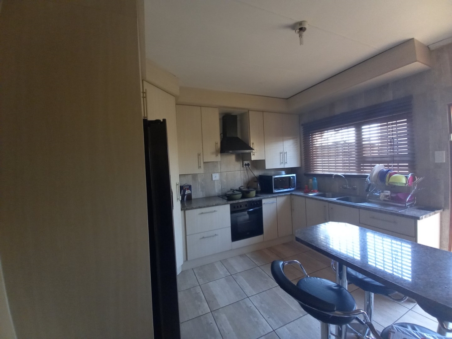 2 Bedroom Property for Sale in Langaville Gauteng