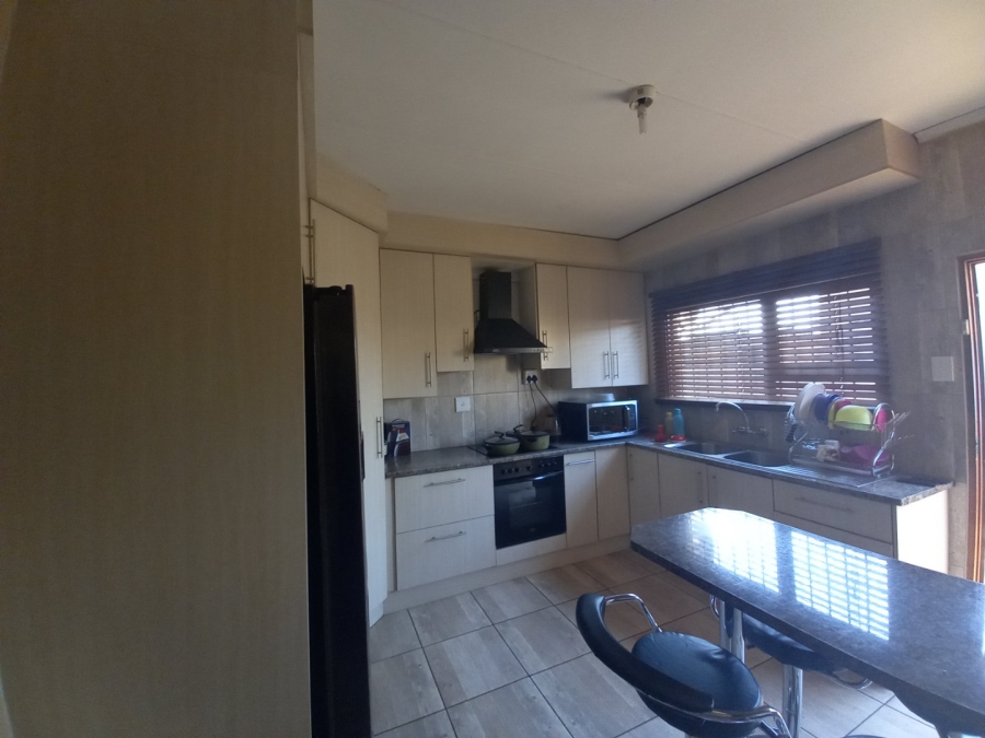 2 Bedroom Property for Sale in Langaville Gauteng