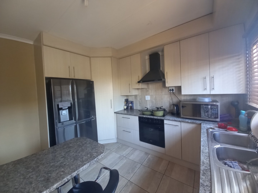 2 Bedroom Property for Sale in Langaville Gauteng