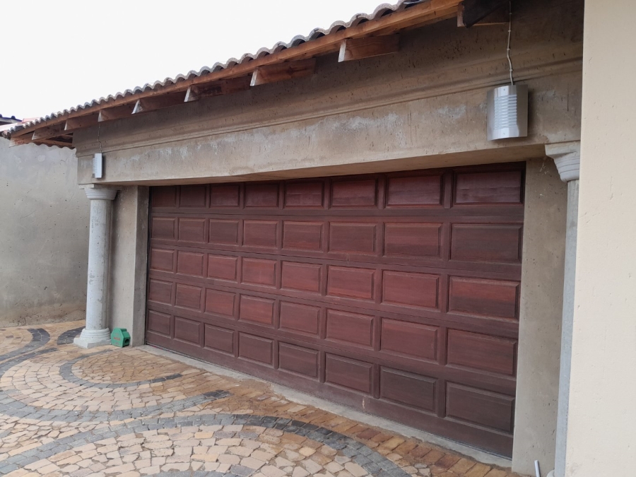 2 Bedroom Property for Sale in Langaville Gauteng