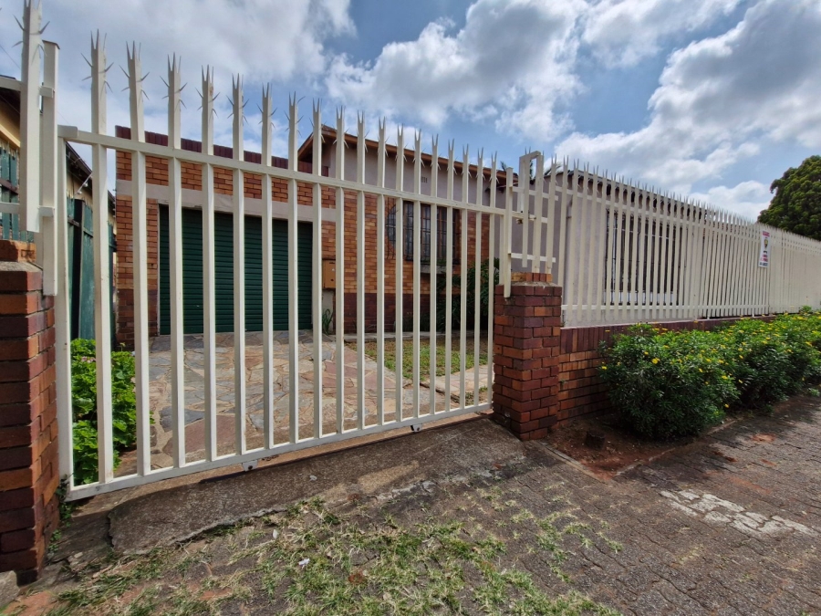 3 Bedroom Property for Sale in Crosby Gauteng