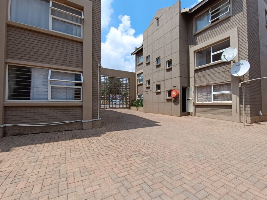 To Let 1 Bedroom Property for Rent in Westdene Gauteng