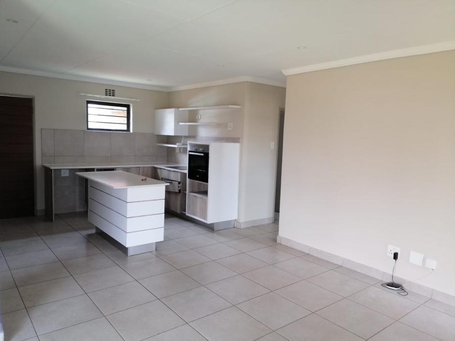 To Let 3 Bedroom Property for Rent in Lion Pride Gauteng