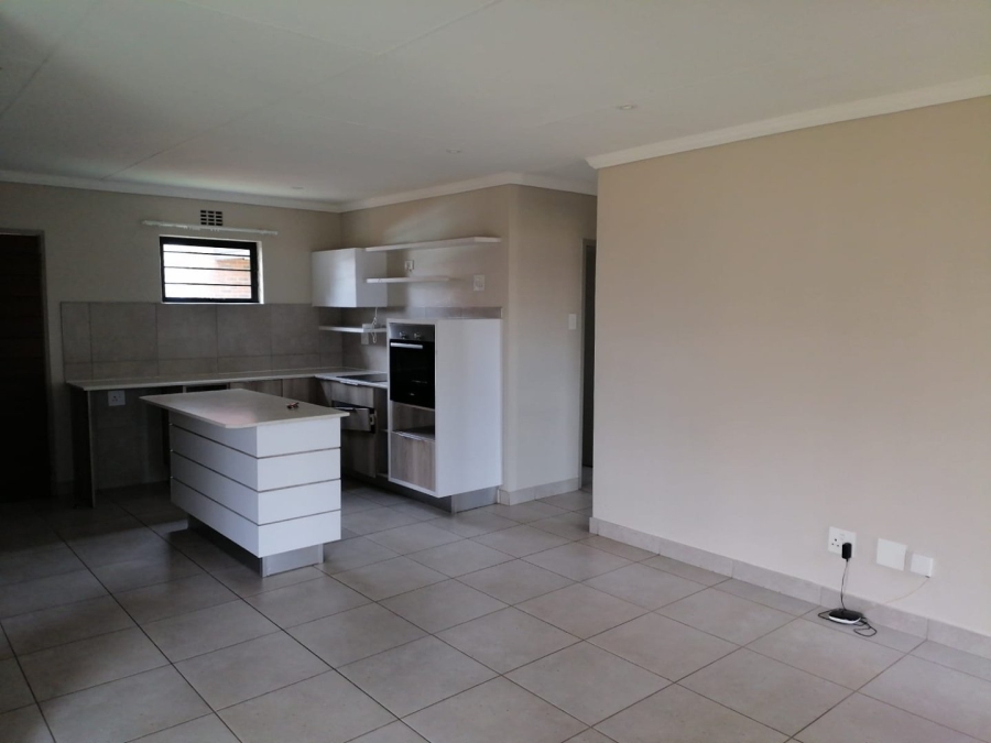 To Let 3 Bedroom Property for Rent in Lion Pride Gauteng