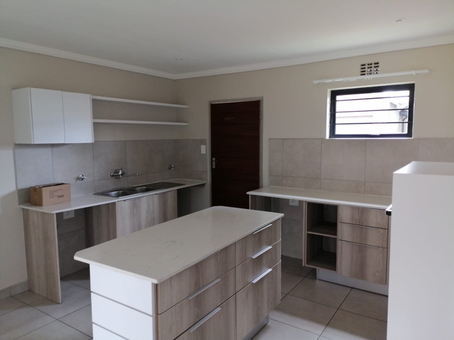 To Let 3 Bedroom Property for Rent in Lion Pride Gauteng