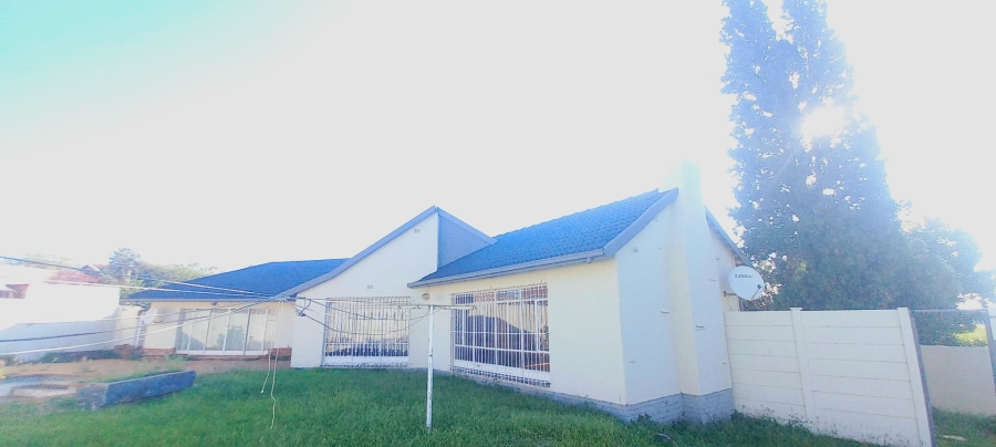 4 Bedroom Property for Sale in Ridgeway Gauteng