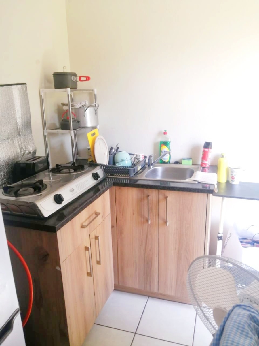 To Let 1 Bedroom Property for Rent in Melville Gauteng