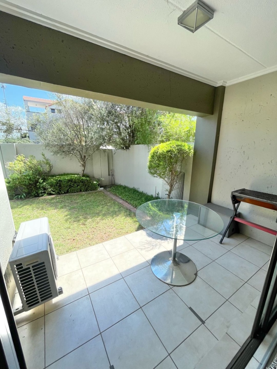 2 Bedroom Property for Sale in Lonehill Gauteng