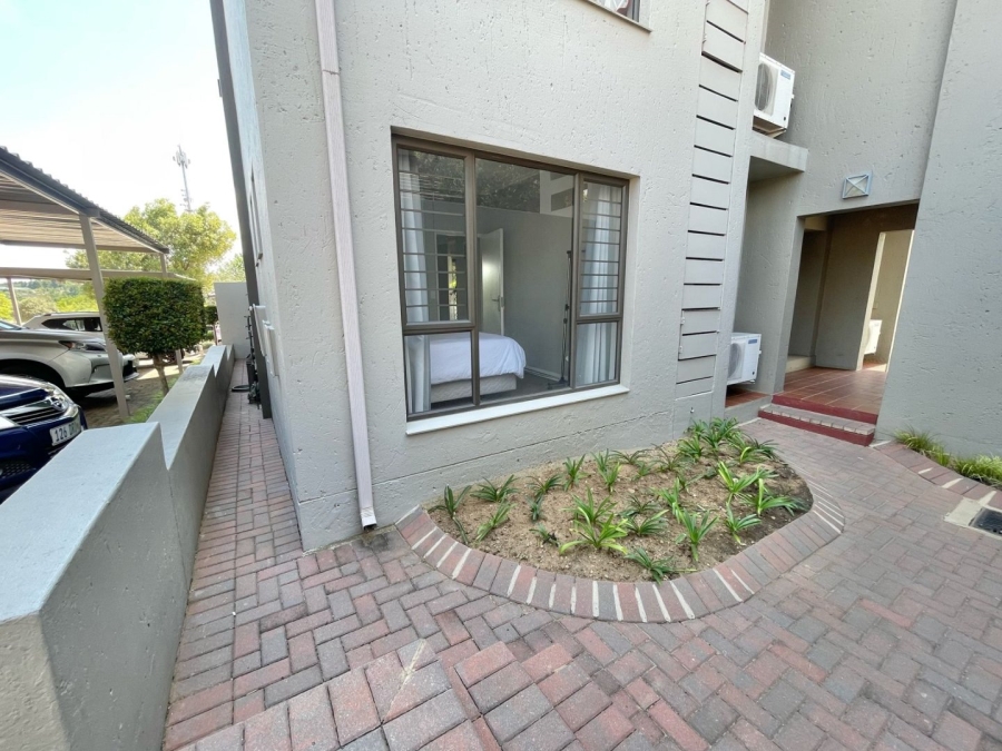 2 Bedroom Property for Sale in Lonehill Gauteng