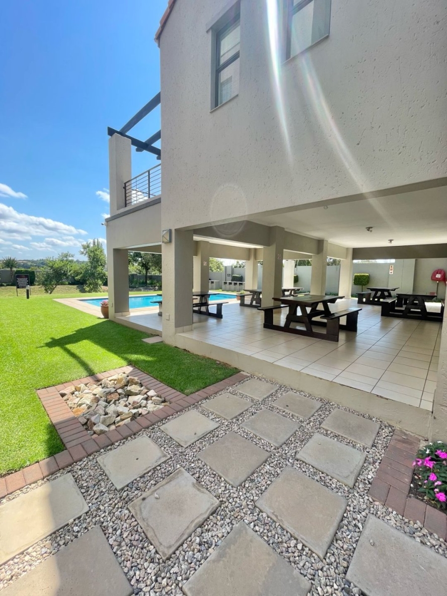 2 Bedroom Property for Sale in Lonehill Gauteng