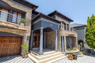 4 Bedroom Property for Sale in Blue Valley Golf Estate Gauteng