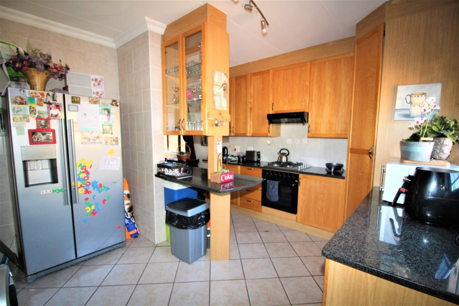 To Let 3 Bedroom Property for Rent in Amberfield Crest Estate Gauteng