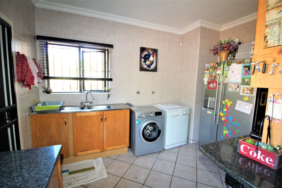 To Let 3 Bedroom Property for Rent in Amberfield Crest Estate Gauteng