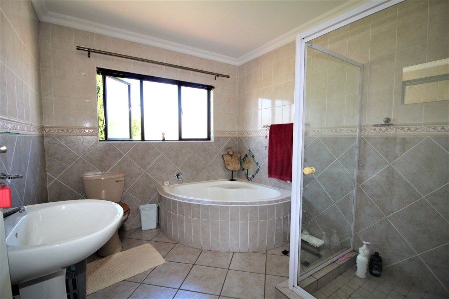 To Let 3 Bedroom Property for Rent in Amberfield Crest Estate Gauteng