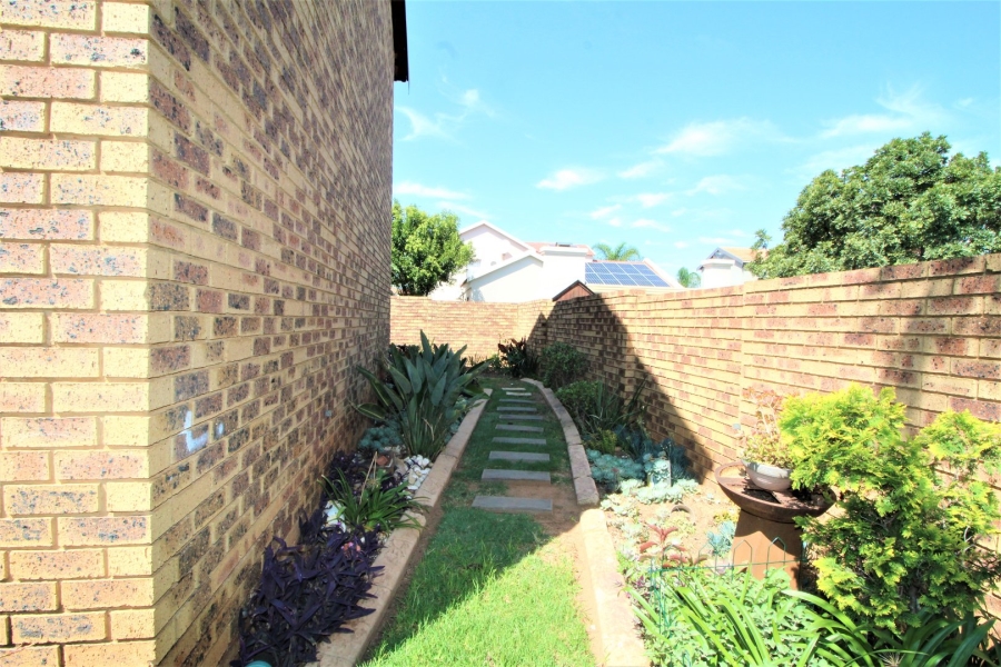 To Let 3 Bedroom Property for Rent in Amberfield Crest Estate Gauteng