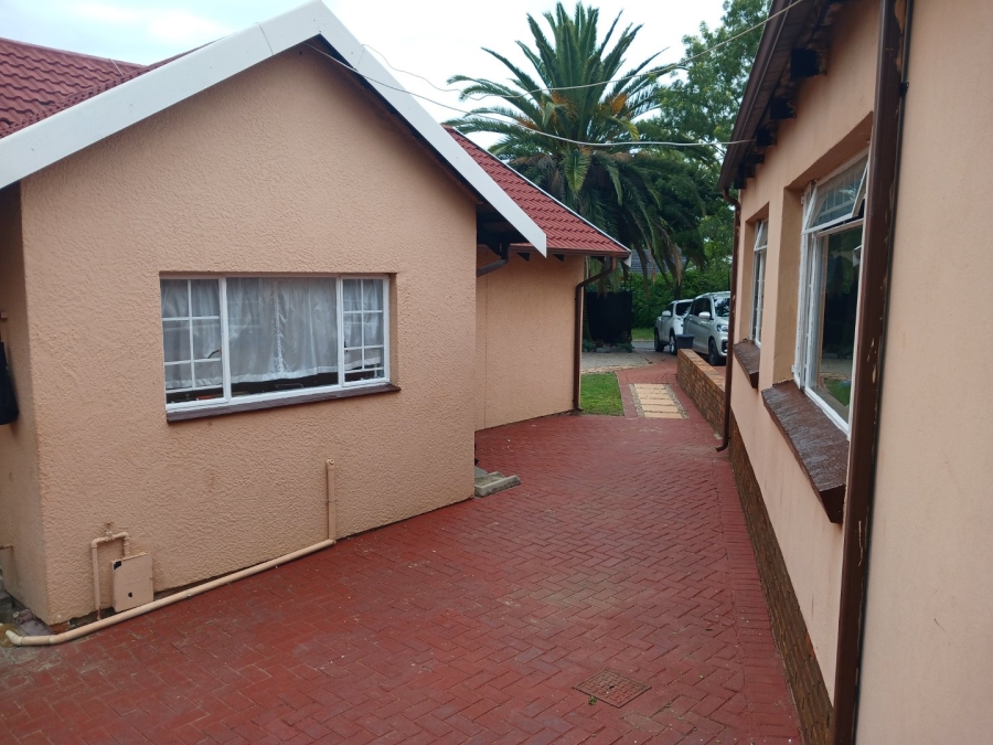 5 Bedroom Property for Sale in Bloubosrand Gauteng