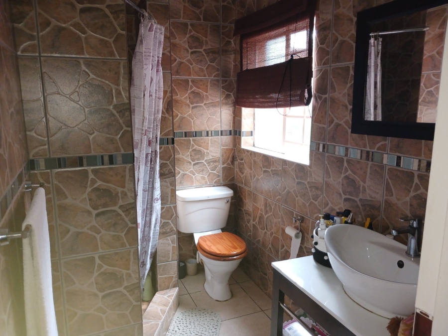 5 Bedroom Property for Sale in Bloubosrand Gauteng