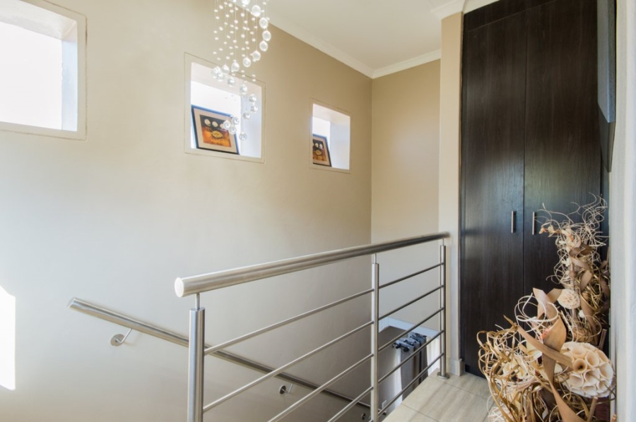 4 Bedroom Property for Sale in Noordwyk Gauteng