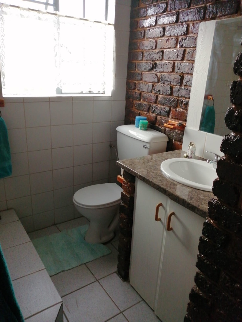 To Let 2 Bedroom Property for Rent in Fairlead Gauteng
