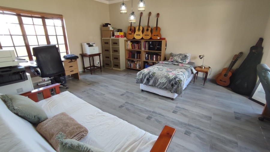 4 Bedroom Property for Sale in Rooihuiskraal Gauteng