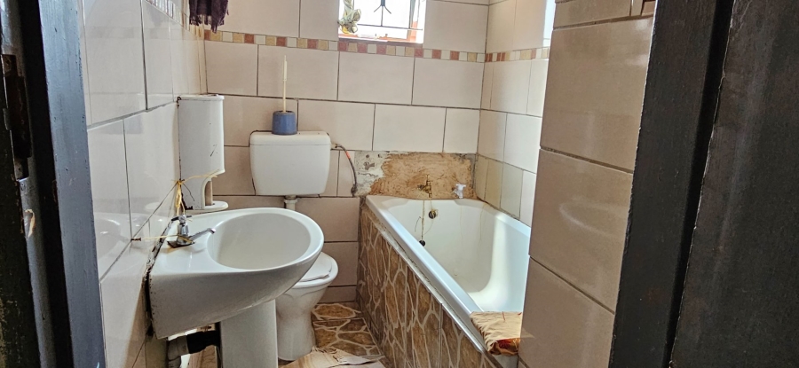 4 Bedroom Property for Sale in Chris Hani Gauteng