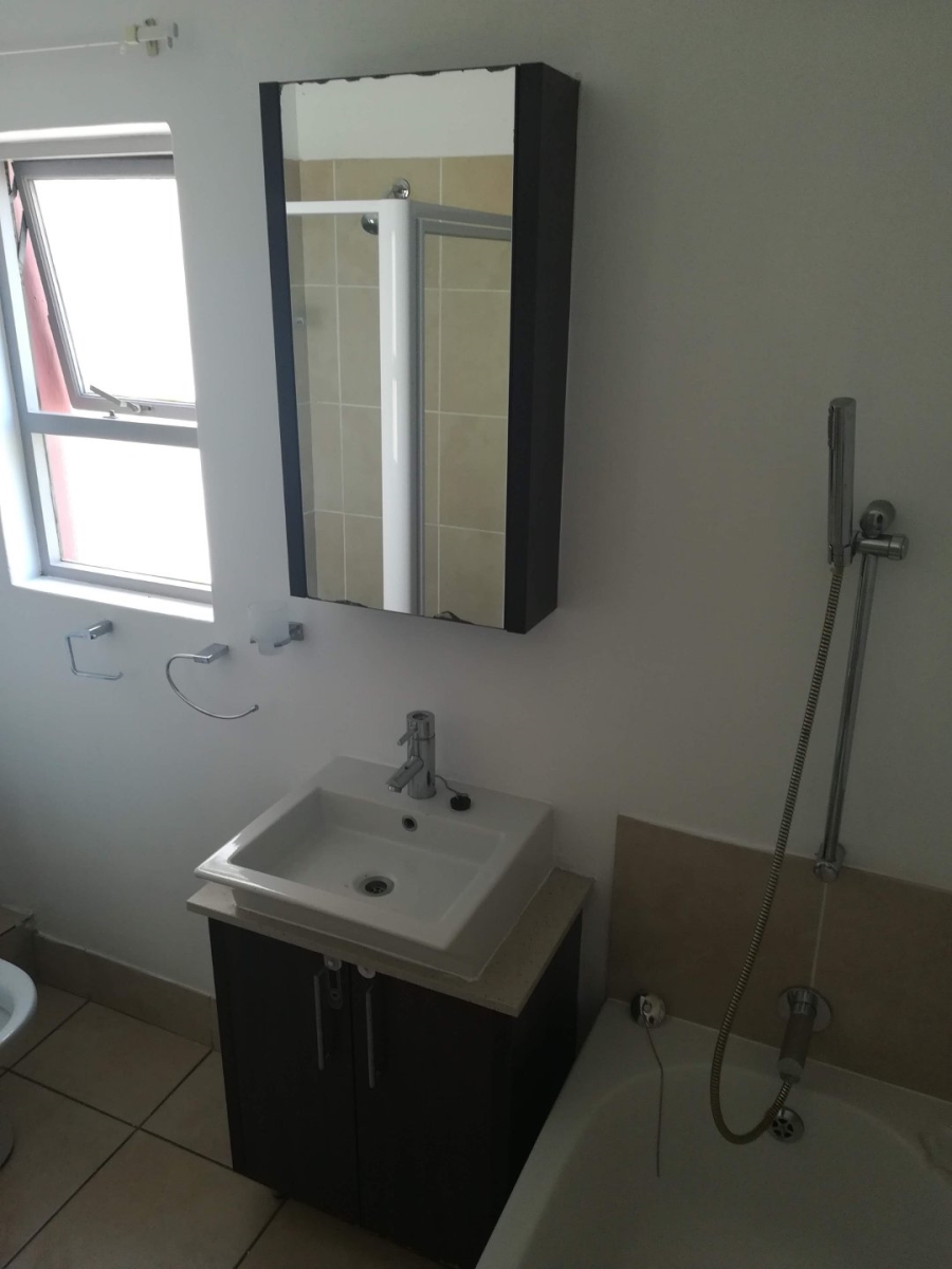 To Let 2 Bedroom Property for Rent in Pineslopes Gauteng