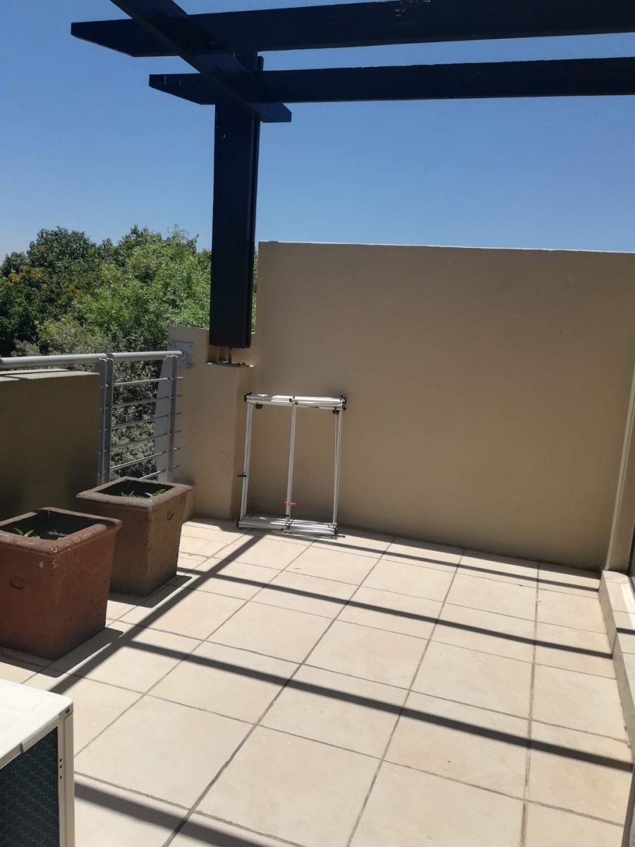 To Let 2 Bedroom Property for Rent in Pineslopes Gauteng