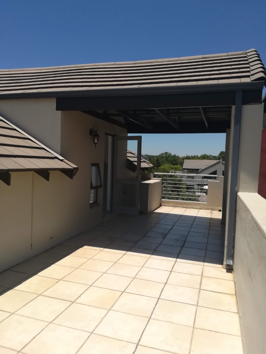 To Let 2 Bedroom Property for Rent in Pineslopes Gauteng