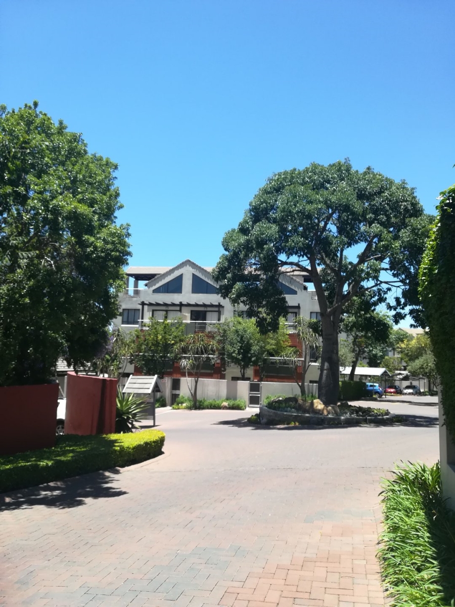 To Let 2 Bedroom Property for Rent in Pineslopes Gauteng