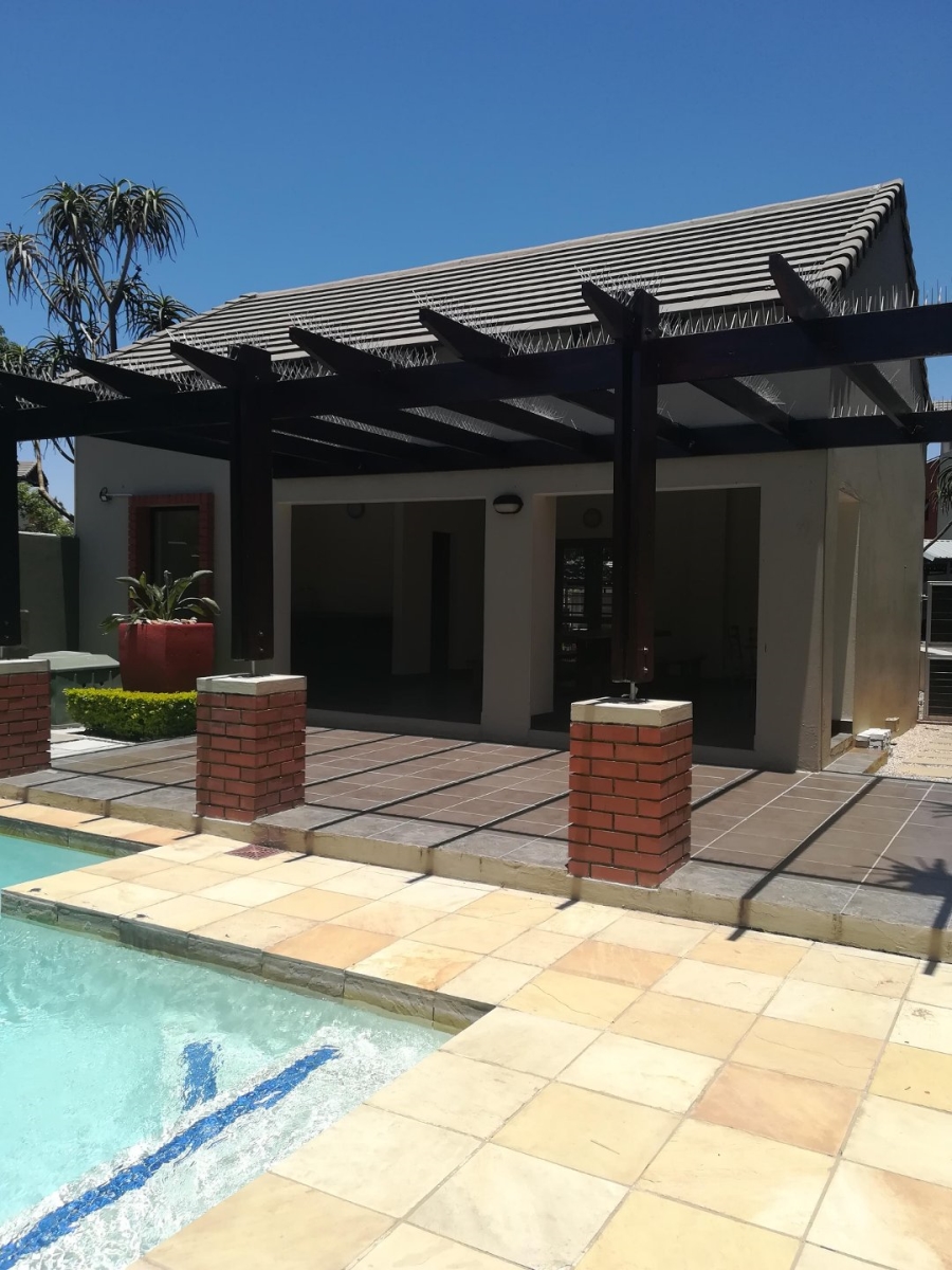 To Let 2 Bedroom Property for Rent in Pineslopes Gauteng