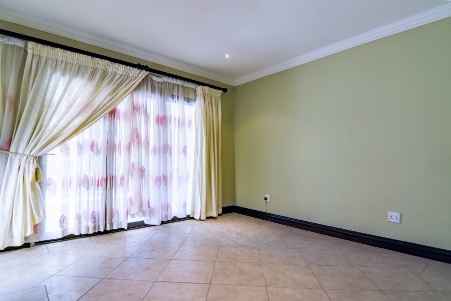 4 Bedroom Property for Sale in Blue Valley Golf Estate Gauteng