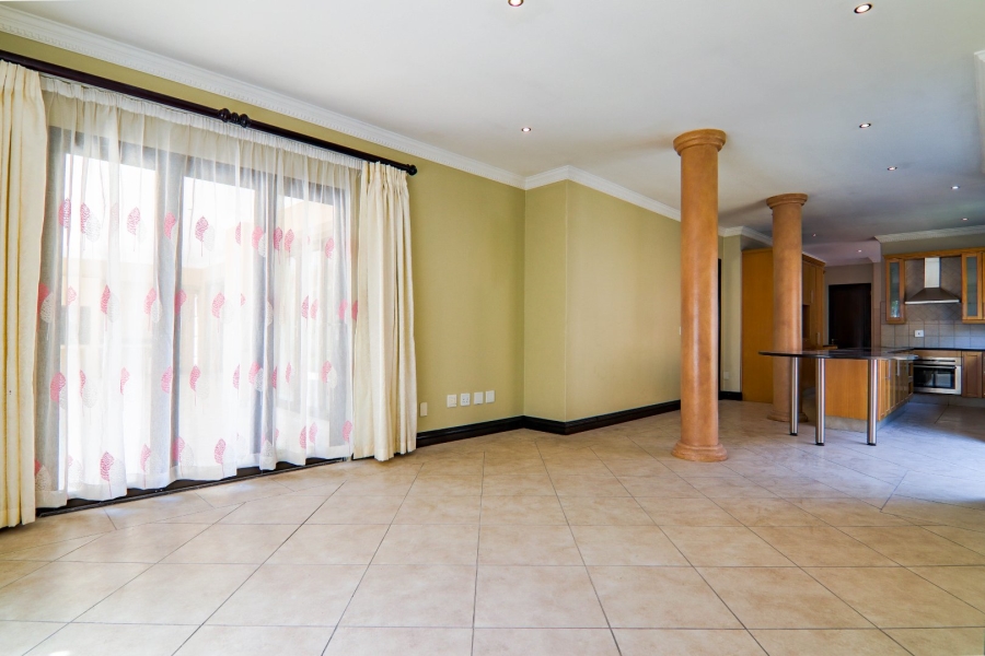 4 Bedroom Property for Sale in Blue Valley Golf Estate Gauteng