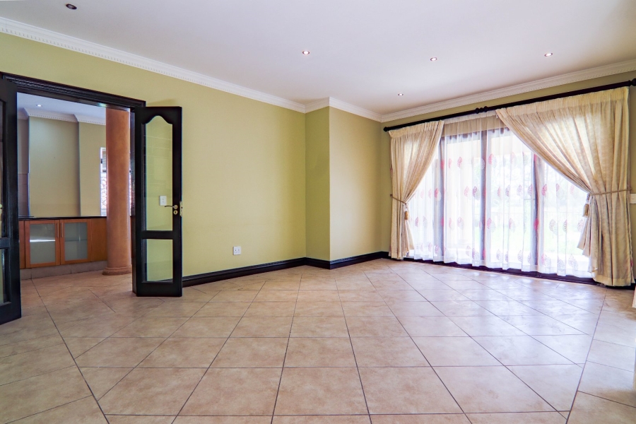 4 Bedroom Property for Sale in Blue Valley Golf Estate Gauteng